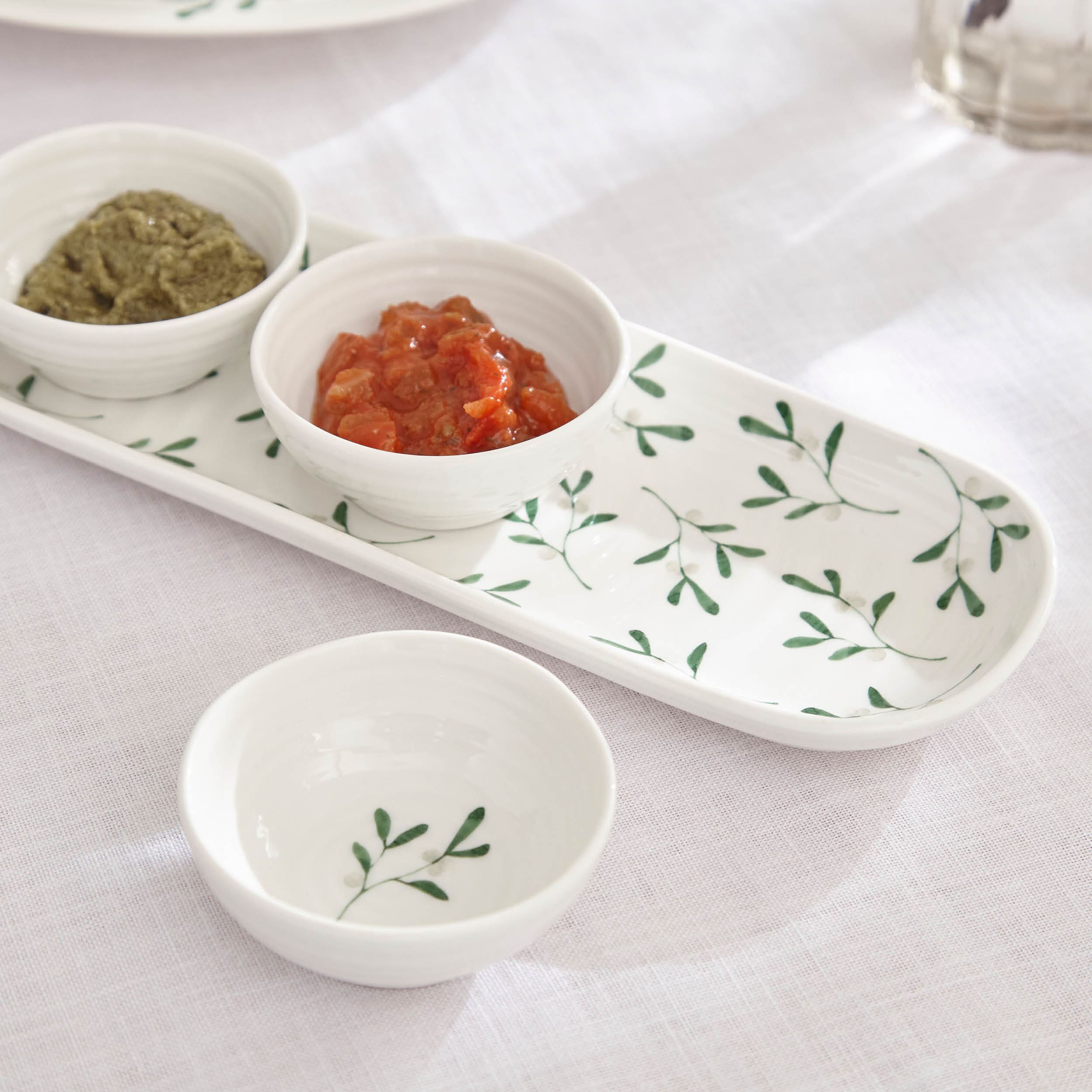 Sophie Conran Mistletoe 3 Piece Bowl & Tray Set image number null